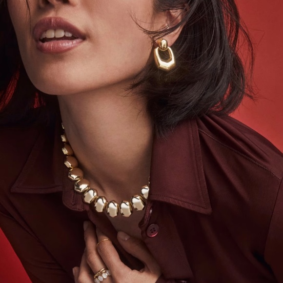 Kendra Scott Kaitlin Gold Statement Necklace - Picture 8 of 9